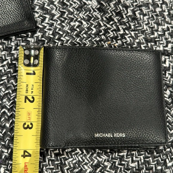 Men’s black Michael Kors pebbled leather wallet - Picture 3 of 11